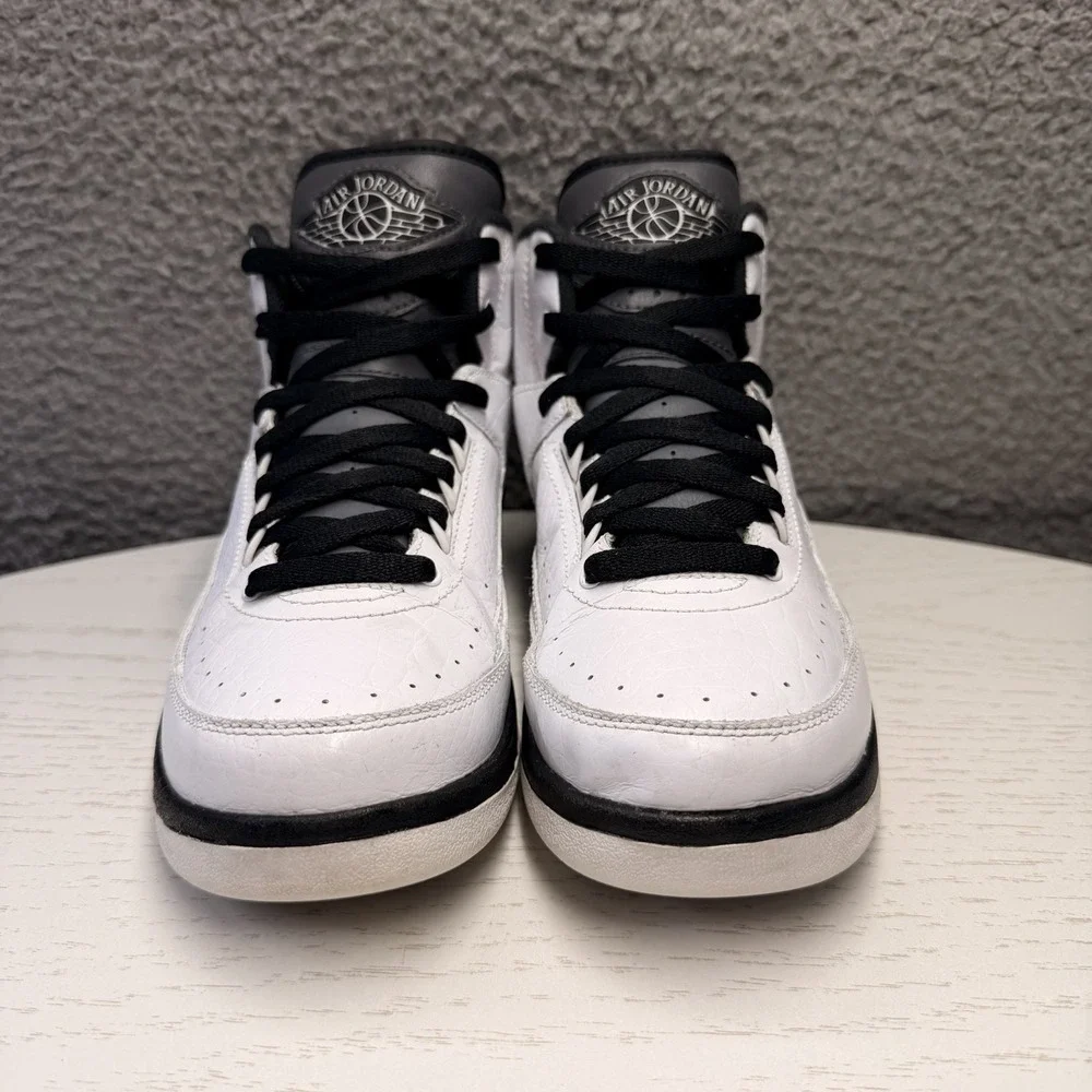 Air Jordan Retro 2 Wing It 834283-103 White Black GS Size 5Y Womens Size 6.5